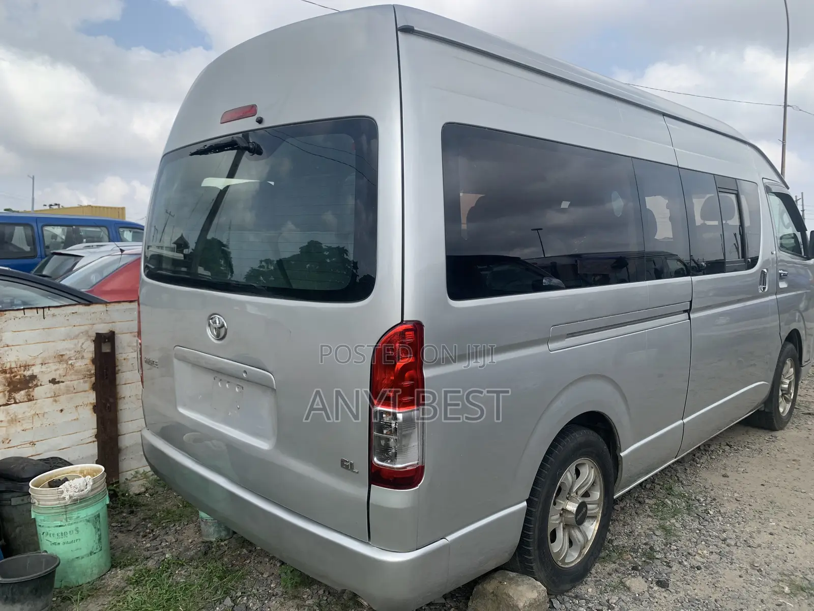 Toyota HiAce 2013 Silver