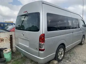 Toyota HiAce 2013 Silver