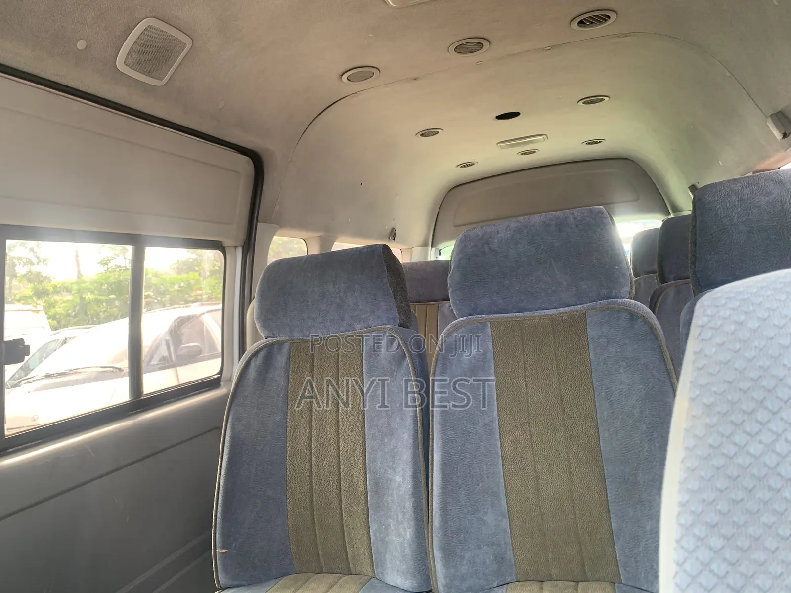 Toyota HiAce 2013 Silver