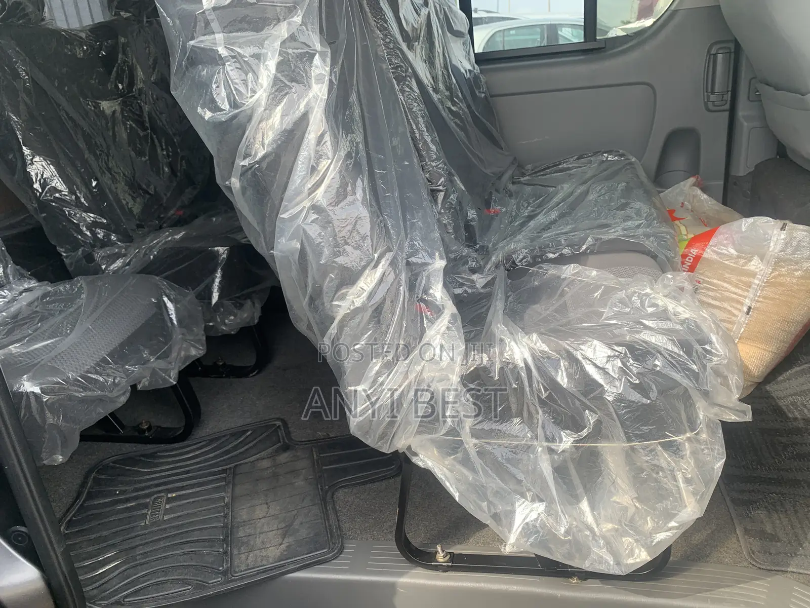 Toyota HiAce 2012 Black