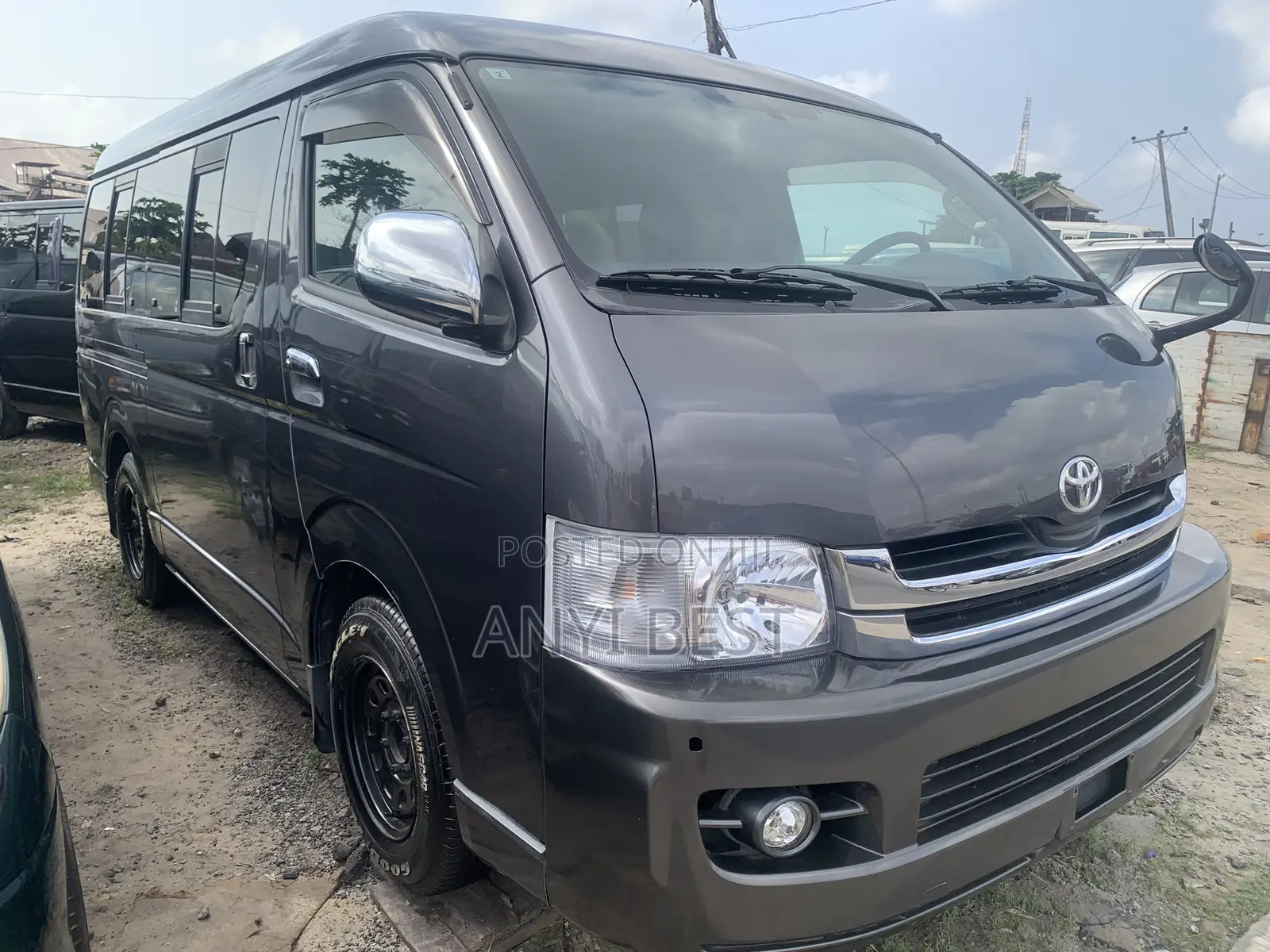 Toyota HiAce 2012 Black
