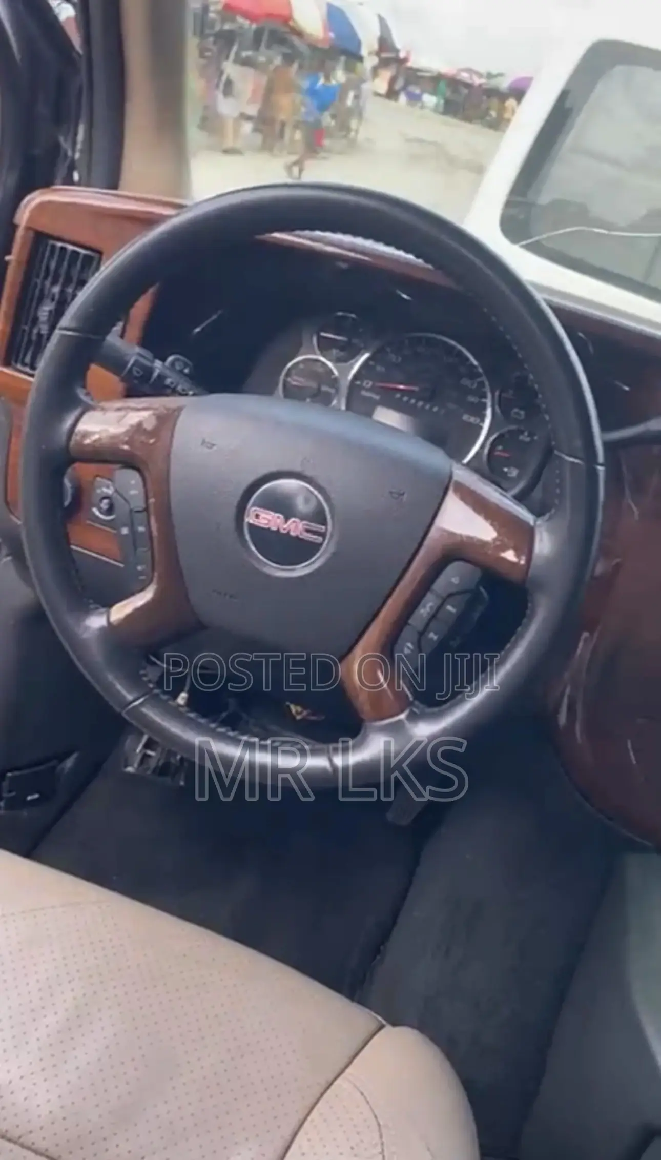 GMC Savana 2011 Black