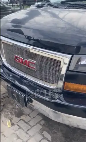 GMC Savana 2011 Black