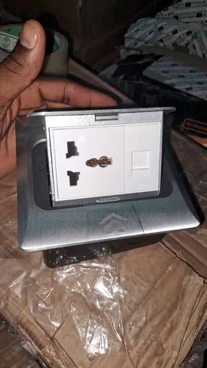 13amps Socket With Data for Homes/ Hotels/ Companies/ Factories/ Bars