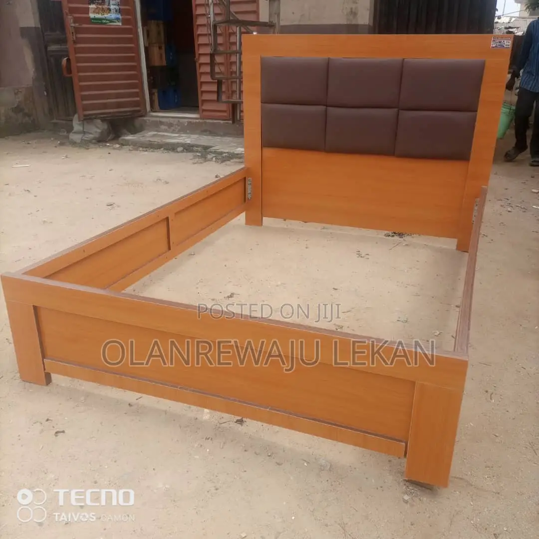 4 1⁄2 by 6ft Bedframe