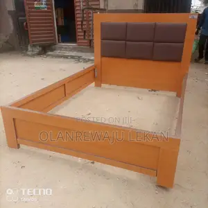 4 1⁄2 by 6ft Bedframe