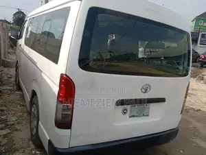 Toyota HiAce 2012 White