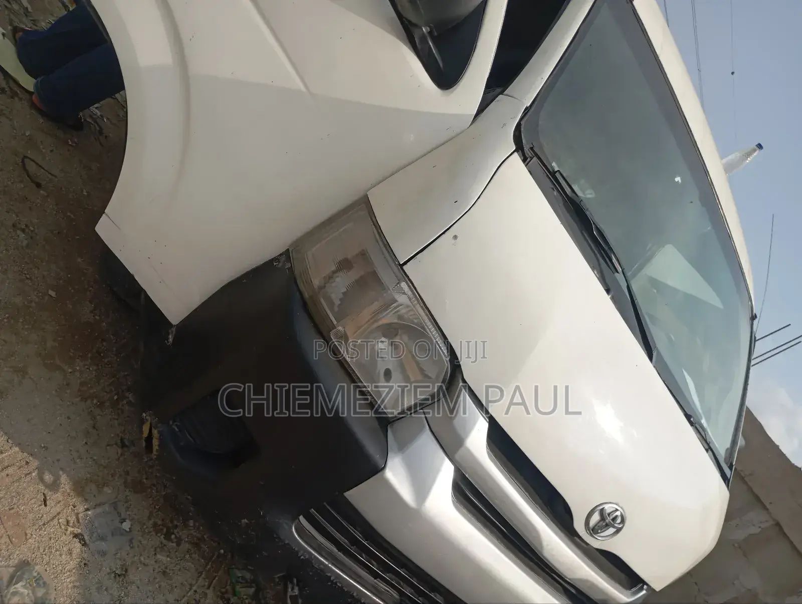 Toyota HiAce 2012 White