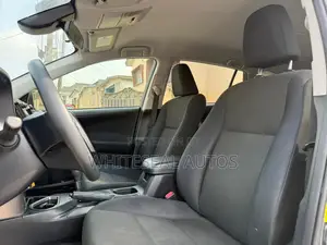 Toyota RAV4 LE AWD (2.5L 4cyl 6A) 2017 Gray