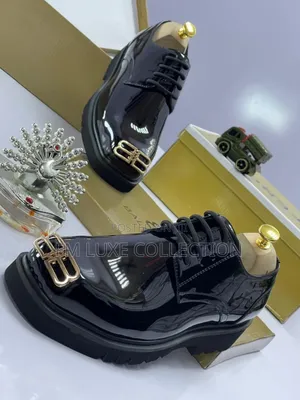 Bb Glossy Patent Leather Luxury Shoe