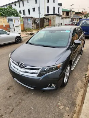 Toyota Venza LE AWD V6 2013 Gray
