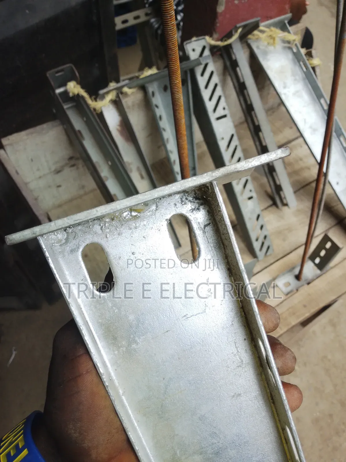 50cm Cable Tray Wall Support