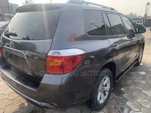 Toyota Highlander V6 2009 Gray
