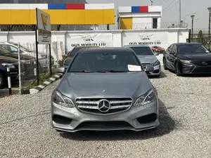 Mercedes-Benz E350 Base 4Matic Sedan AWD (3.5L 6cyl 7A) 2014 Gray