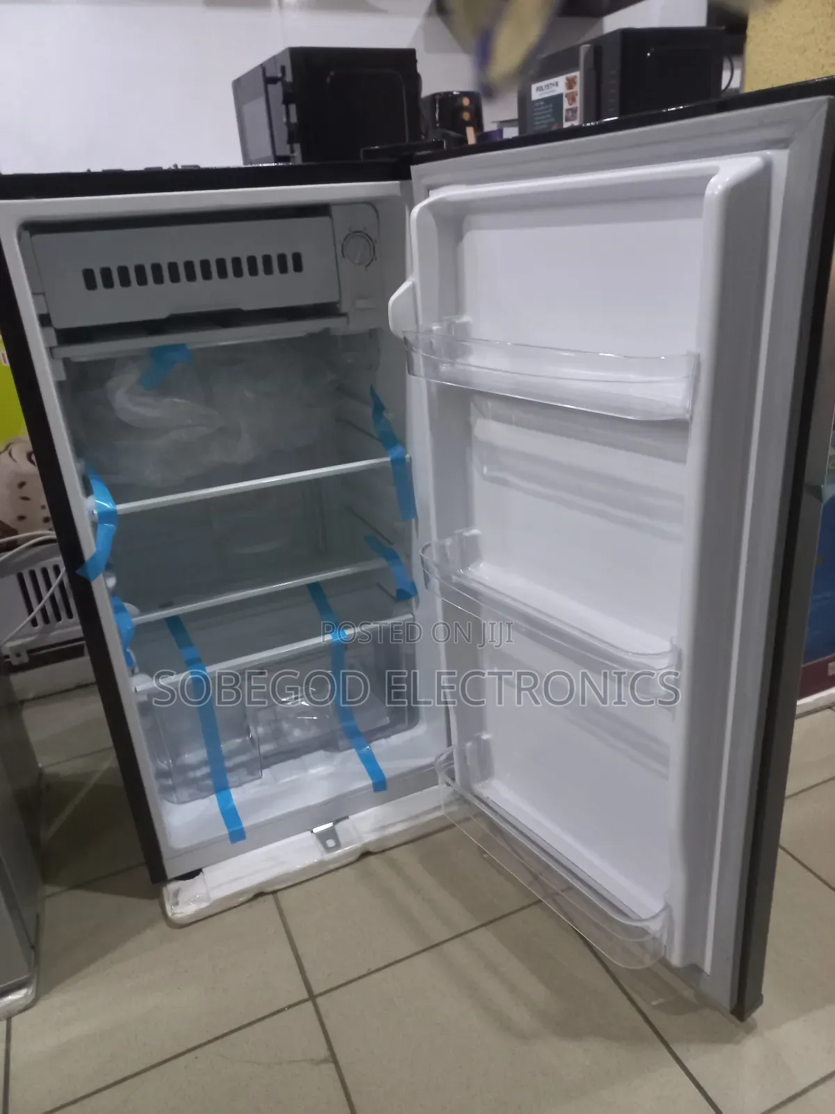 Polystar Refrigerator Table Top Single Door