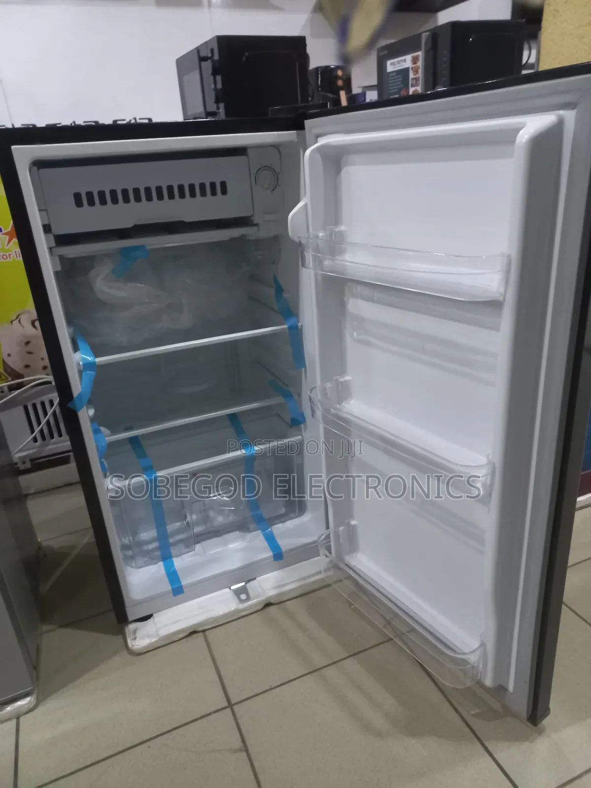 Polystar Refrigerator Table Top Single Door