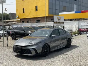 New Toyota Camry SE 2025 Silver