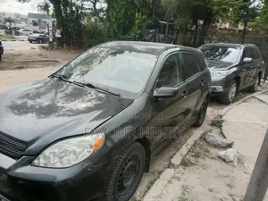 Toyota Matrix XR Hatchback FWD (1.8L 4cyl 4A) 2005 Black