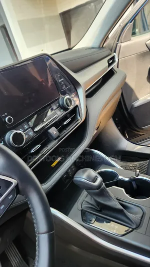 Toyota Highlander XLE FWD 2023 Blue