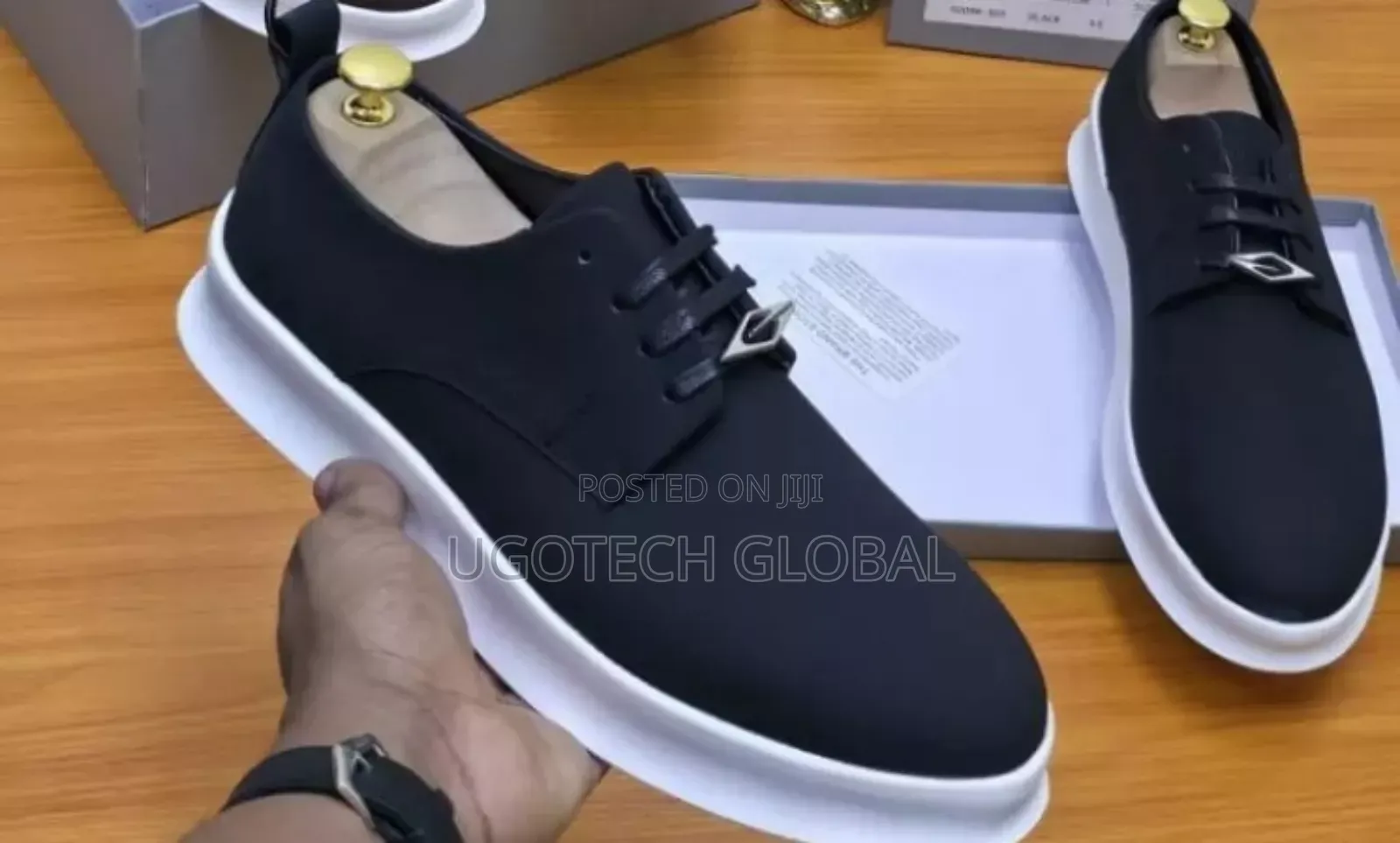 Quality Flat Laceup