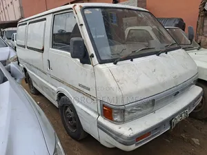 Ford Excursion 1999 White