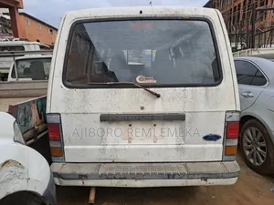 Ford Excursion 1999 White