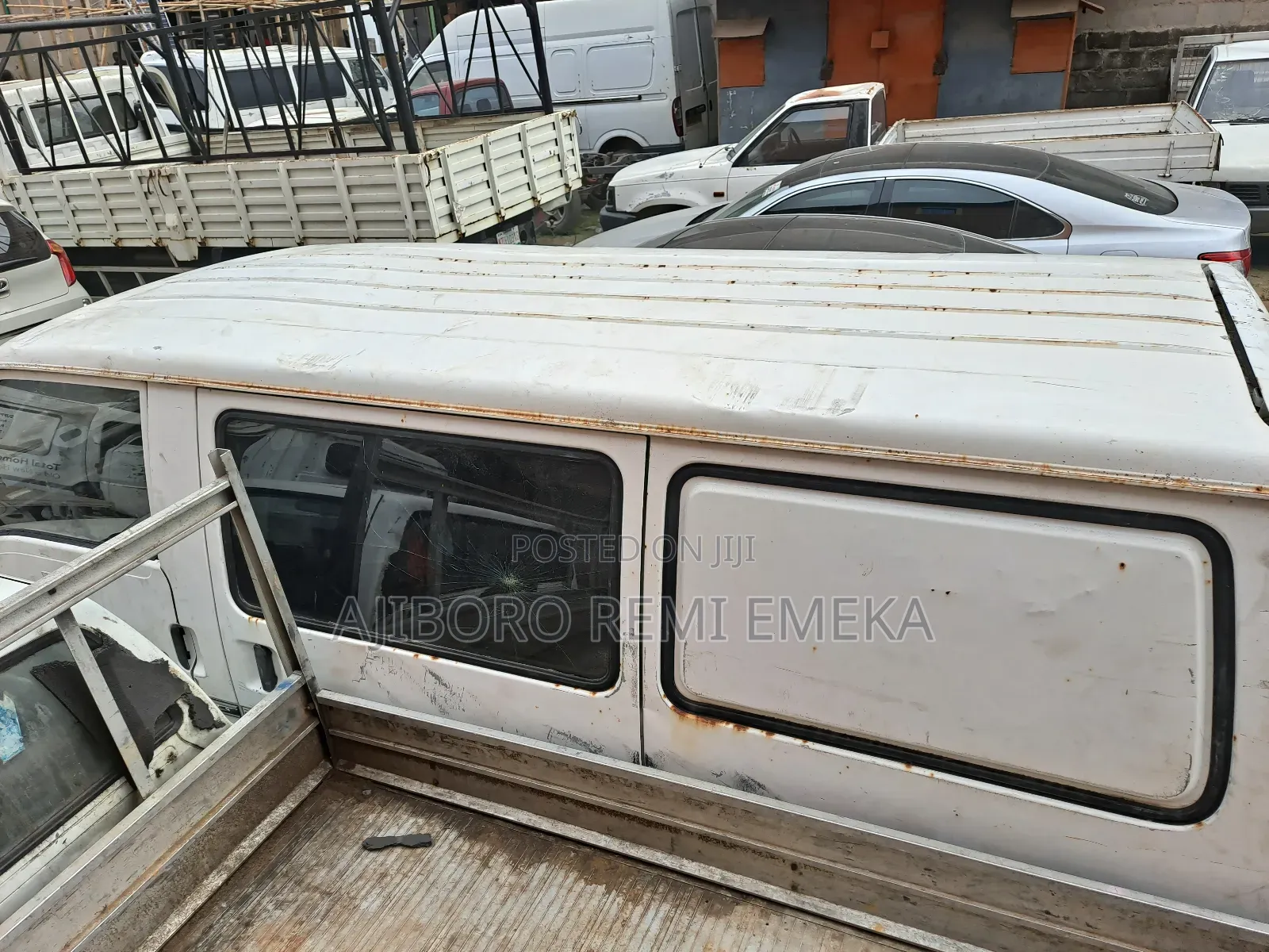 Ford Excursion 1999 White