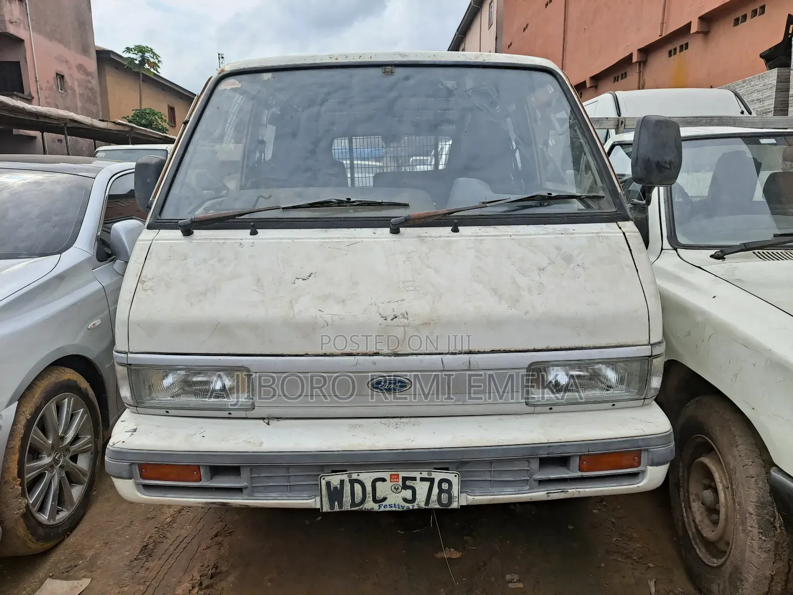 Ford Excursion 1999 White