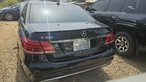 Mercedes-Benz E350 Base 4Matic Sedan AWD (3.5L 6cyl 7A) 2015 Black