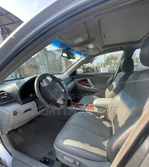 Toyota Camry XLE V6 4dr Sedan (3.5L 6cyl 6AM) 2009 Silver