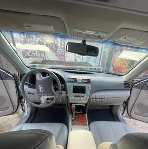 Toyota Camry XLE V6 4dr Sedan (3.5L 6cyl 6AM) 2009 Silver