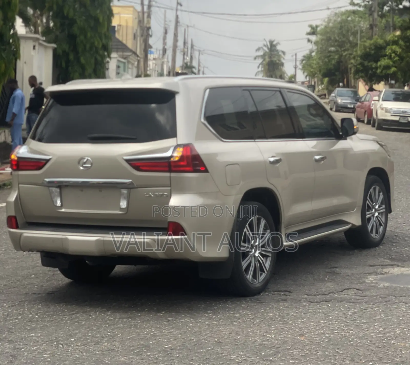 Lexus LX 2016 Gold