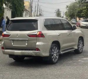 Lexus LX 2016 Gold