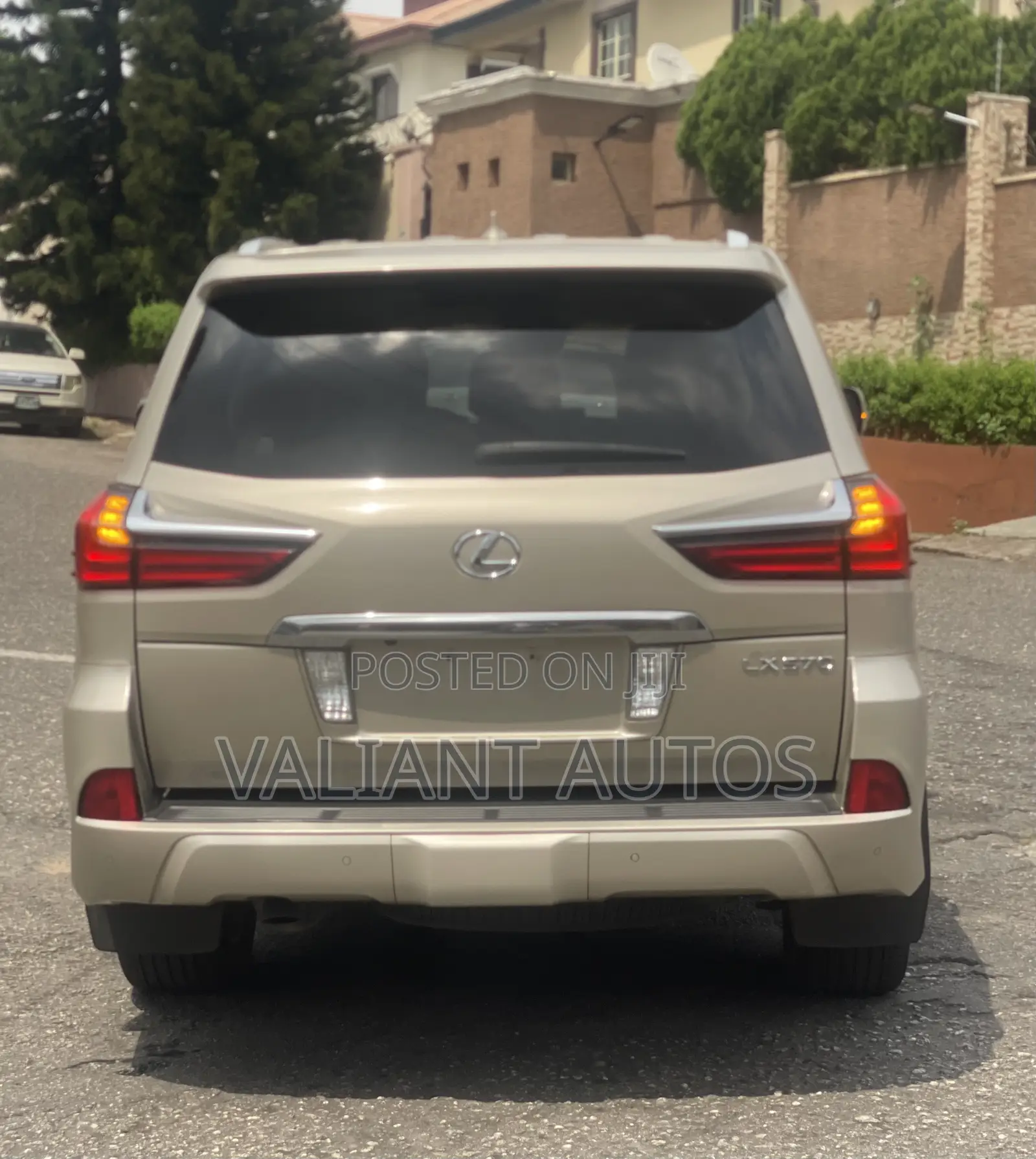 Lexus LX 2016 Gold
