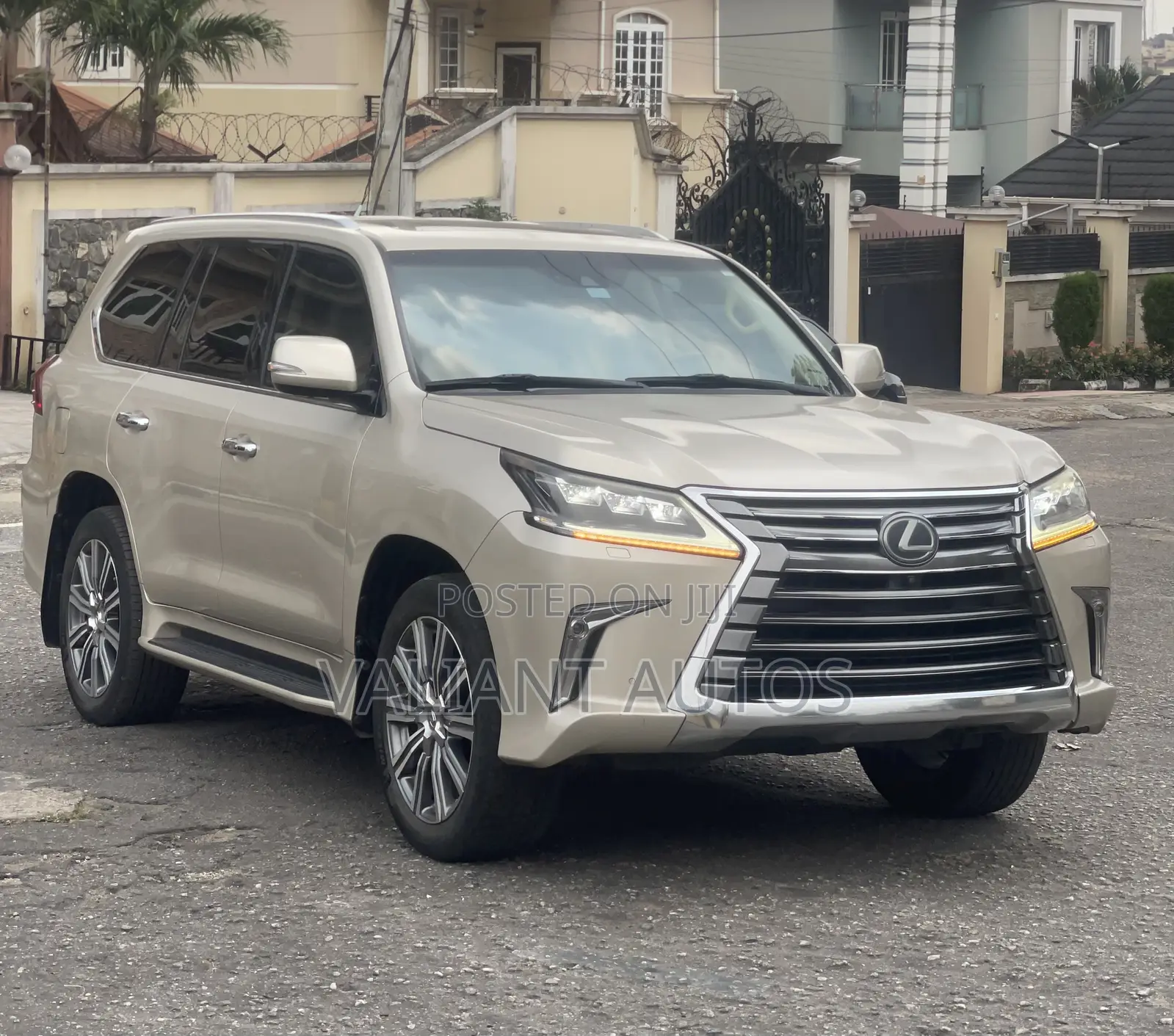 Lexus LX 2016 Gold