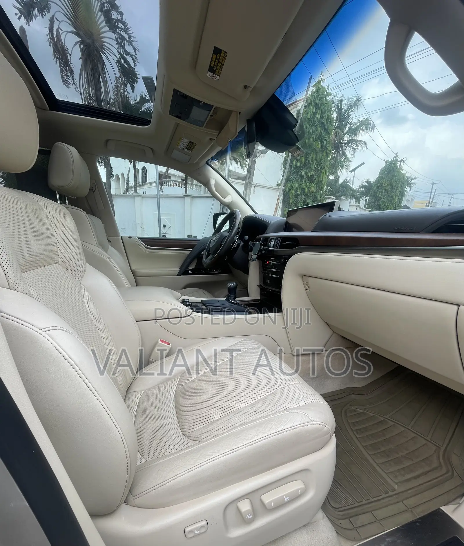 Lexus LX 2016 Gold