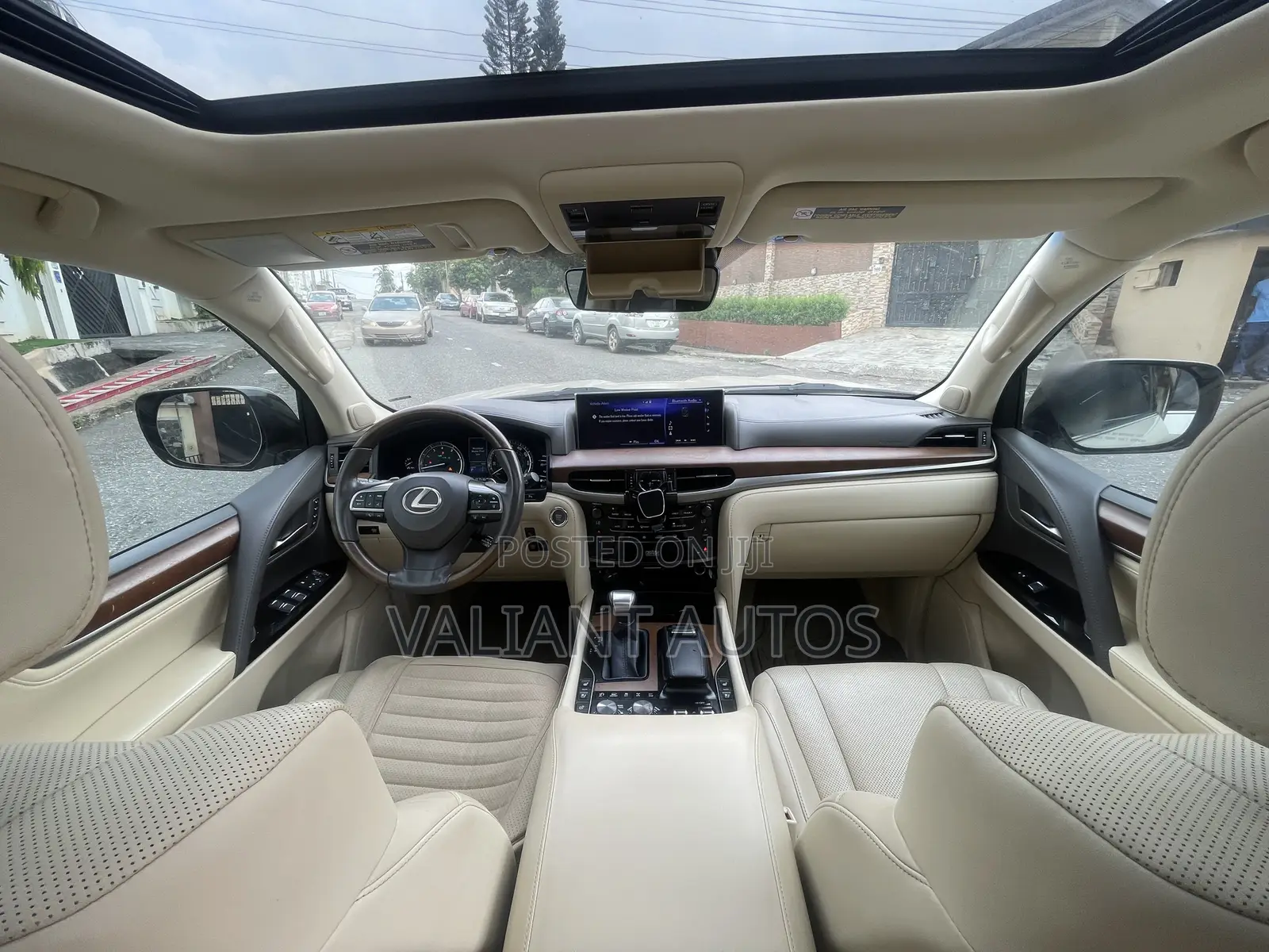 Lexus LX 2016 Gold