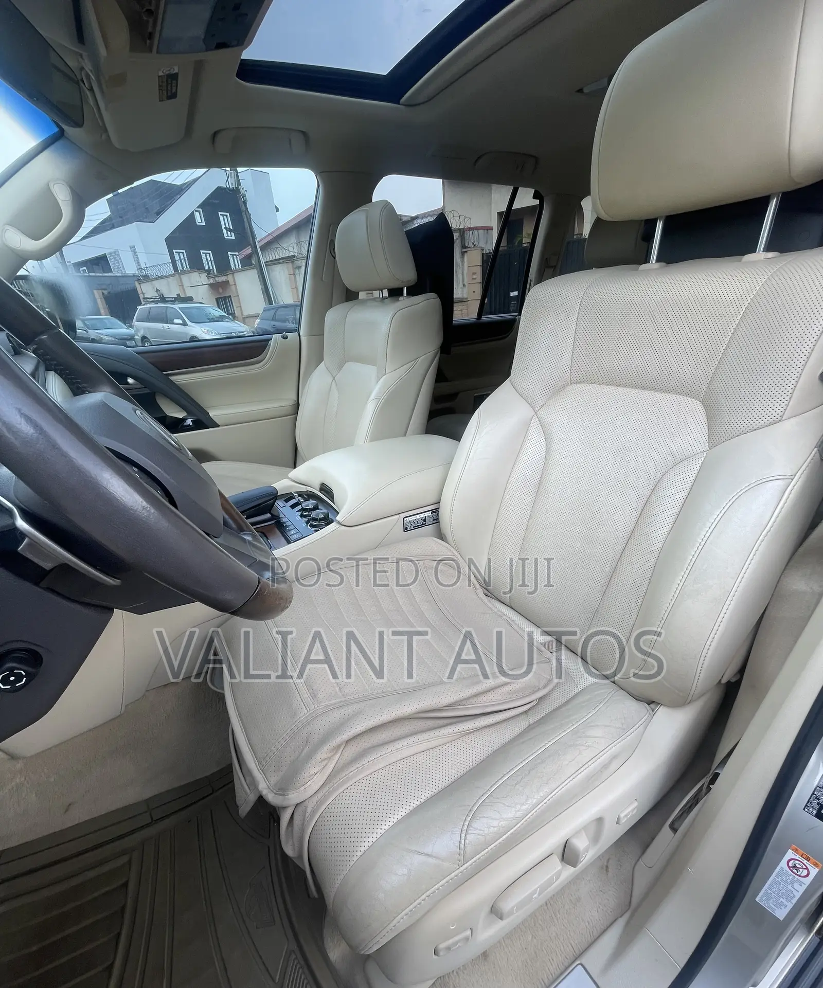 Lexus LX 2016 Gold