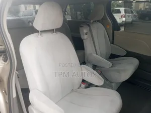 Toyota Sienna LE 7 Passenger 2010 Gold