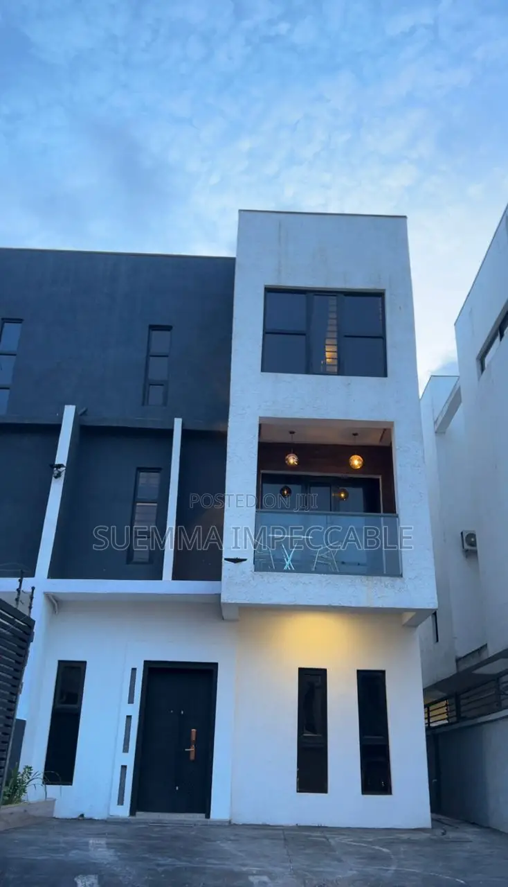 4 Bedroom Semi Detached - Shortlet