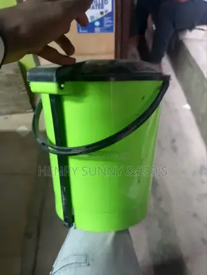 Clean Pedal Bin