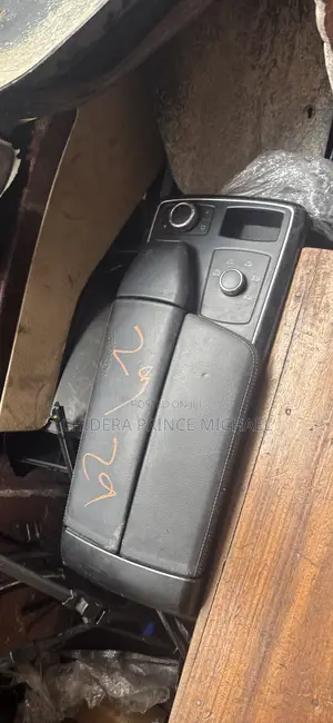 Complete Arm Rest for Ml350 W166 2012/2015 Model