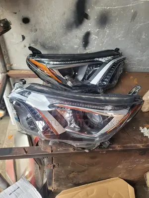 Headlight Toyota Rav4 2018