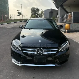 Mercedes-Benz C300 2016 Black