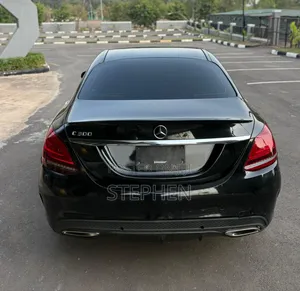 Mercedes-Benz C300 2016 Black