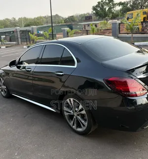 Mercedes-Benz C300 2016 Black