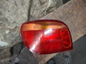 Headlight Toyota Yaris