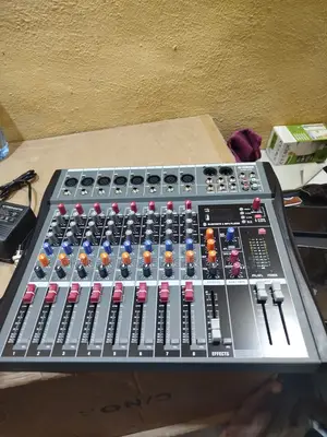 8 Channels Music Mixer