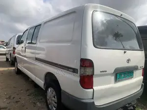 Toyota Grand HiAce 2005 White