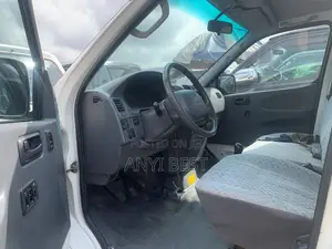 Toyota Grand HiAce 2005 White